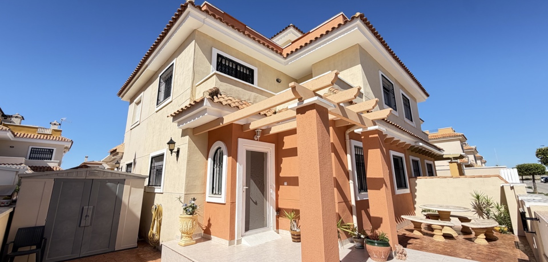 House in Torre de la Horadada - view 1