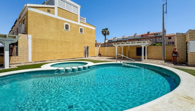 Resale - Townhouse - Torrevieja - Torrelamata - La Mata