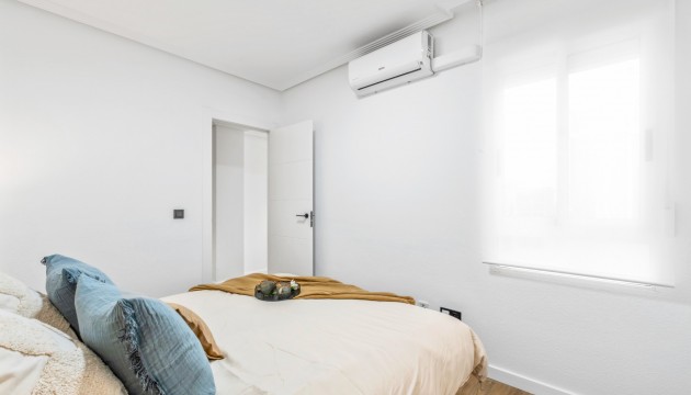 Resale - Apartment - Orihuela Costa - La Florida
