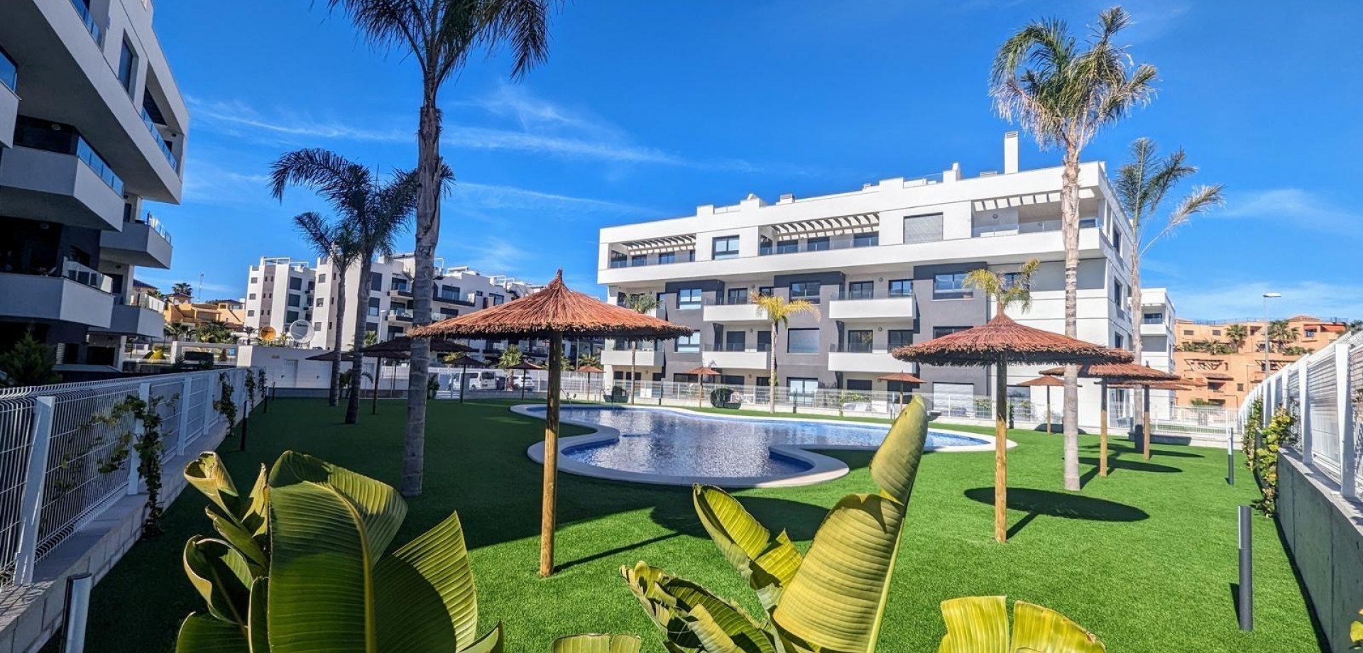 Apartment in Villamartin - view 1