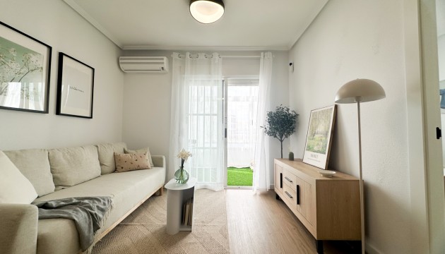 Resale - Apartment - Orihuela Costa - Playa Flamenca