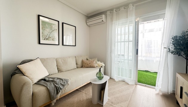 Resale - Apartment - Orihuela Costa - Playa Flamenca