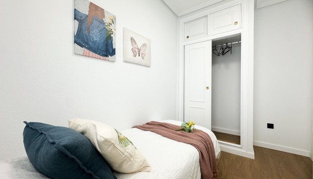 Resale - Apartment - Orihuela Costa - Playa Flamenca