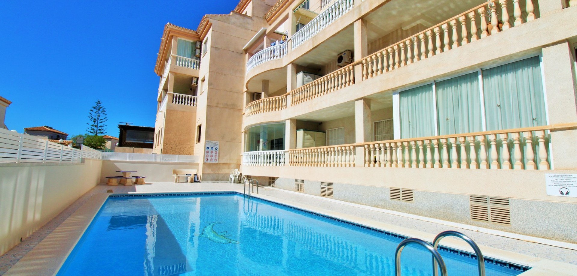 Apartment in Playa Flamenca - view 1