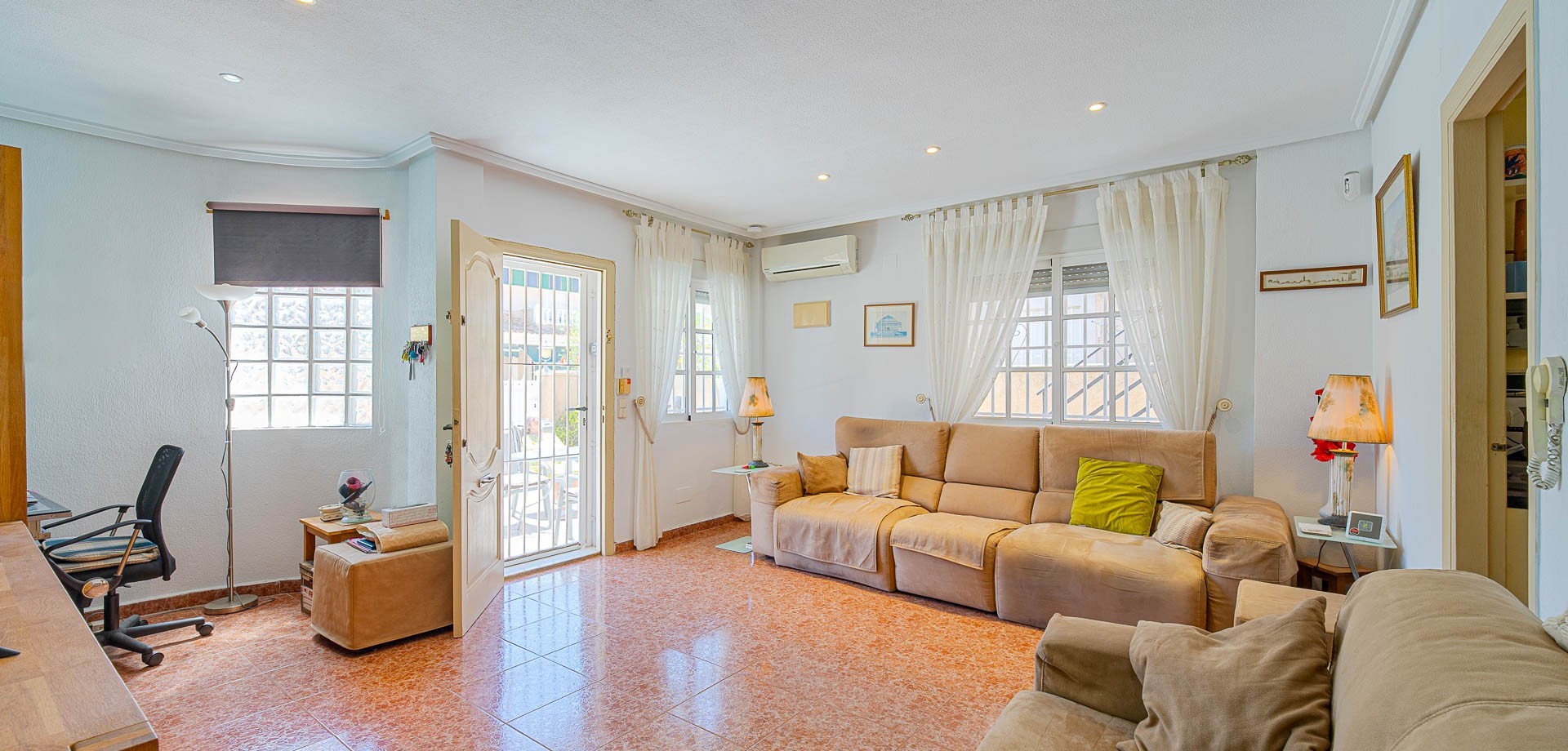 House in Punta Prima - Image 2