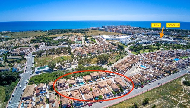 Перепродажа - отдельная вилла - Orihuela Costa - Punta Prima