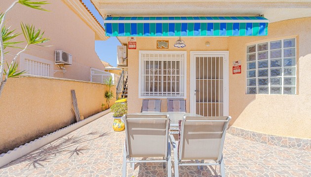 Перепродажа - отдельная вилла - Orihuela Costa - Punta Prima