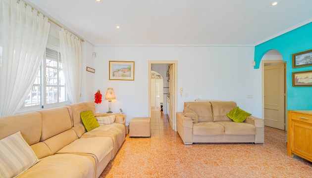 Перепродажа - отдельная вилла - Orihuela Costa - Punta Prima