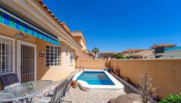 Перепродажа - отдельная вилла - Orihuela Costa - Punta Prima