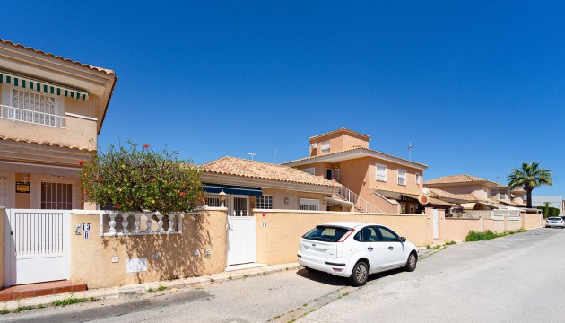 Перепродажа - отдельная вилла - Orihuela Costa - Punta Prima