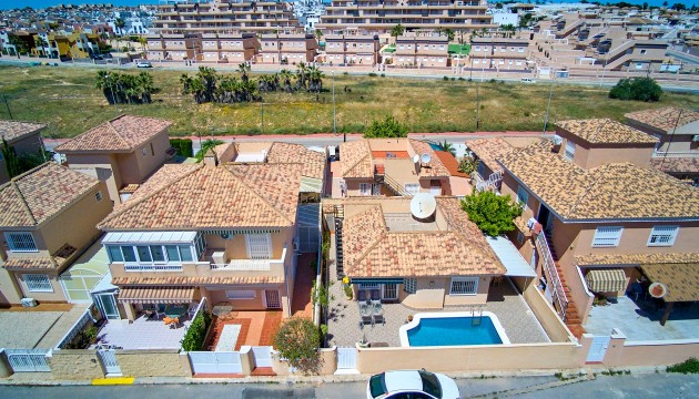 Перепродажа - отдельная вилла - Orihuela Costa - Punta Prima