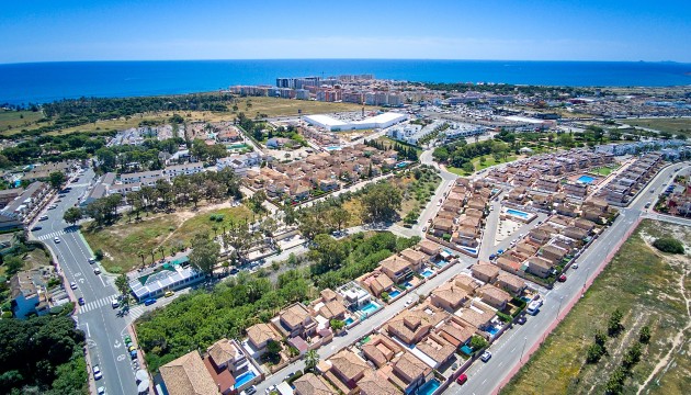 Перепродажа - отдельная вилла - Orihuela Costa - Punta Prima