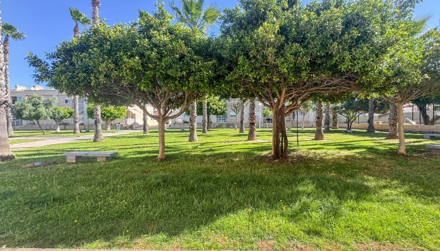 Videresalg - Tosidig - Torrevieja - Nueva Torrevieja - Aguas Nuevas