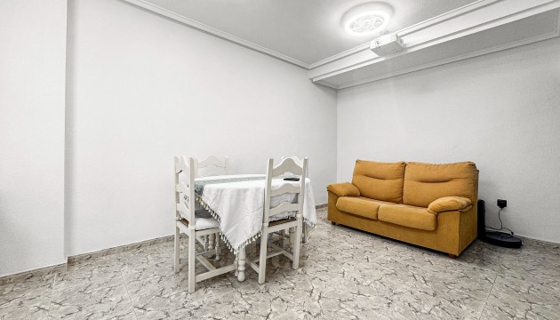 Videresalg - Tosidig - Torrevieja - Nueva Torrevieja - Aguas Nuevas