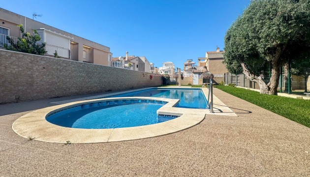 Videresalg - Tosidig - Torrevieja - Nueva Torrevieja - Aguas Nuevas