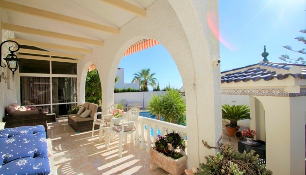 Videresalg - Detached Villa - Orihuela Costa - Villamartín
