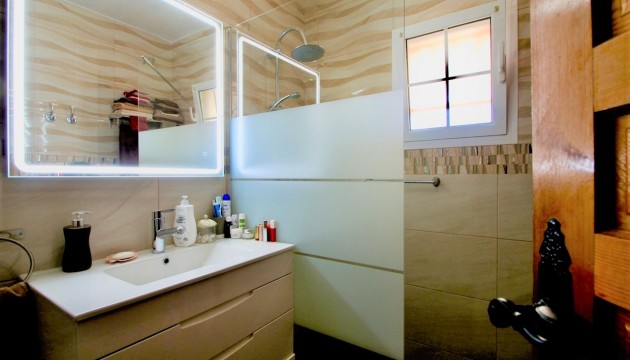 Videresalg - Detached Villa - Orihuela Costa - Villamartín