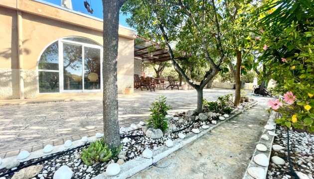 Resale - Country House - Crevillente