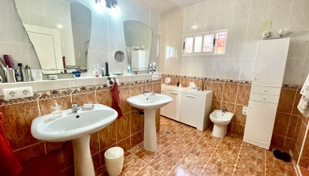 Resale - Country House - Crevillente