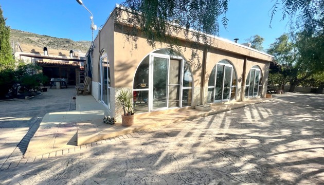 Resale - Country House - Crevillente