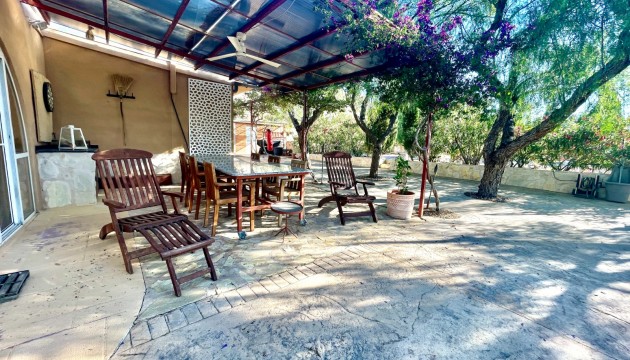 Resale - Country House - Crevillente