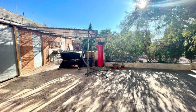 Resale - Country House - Crevillente