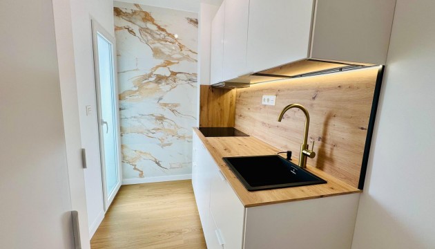 Wiederverkauf - Apartment - Torrevieja - Punta Prima
