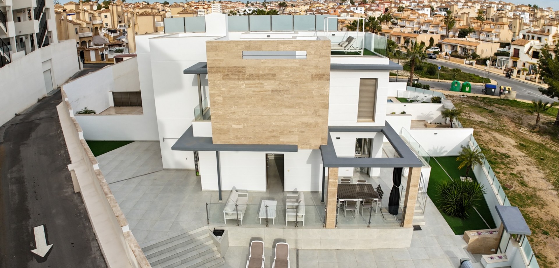 House in Villamartin - view 1