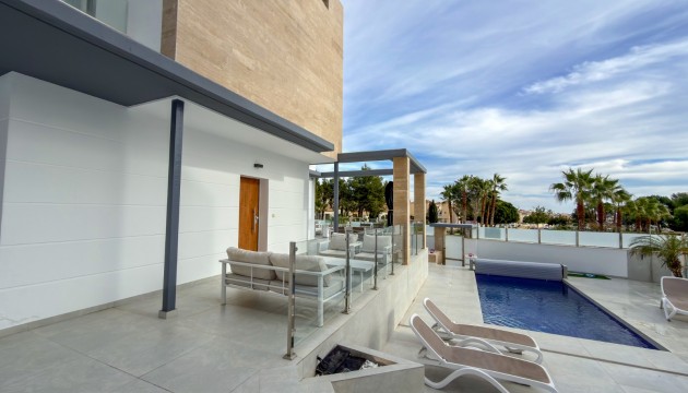 Wiederverkauf - Detached Villa - Orihuela Costa - Villamartín
