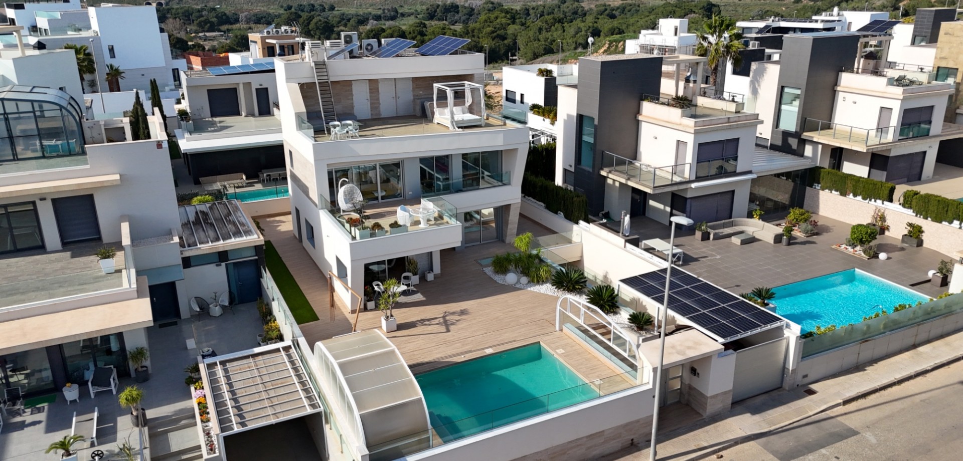 House in Dehesa de Campoamor - view 1