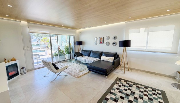 Wiederverkauf - Detached Villa - Orihuela Costa - Campoamor