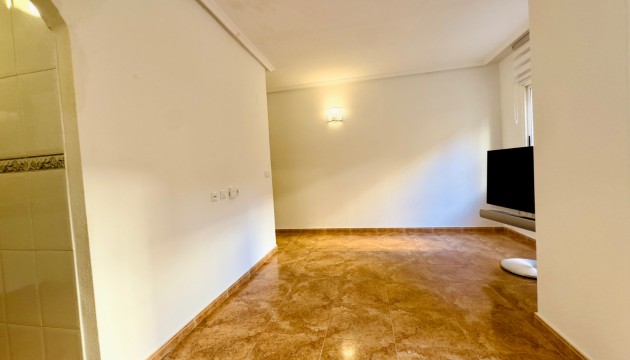 Odsprzedaż - Apartment - Torrevieja