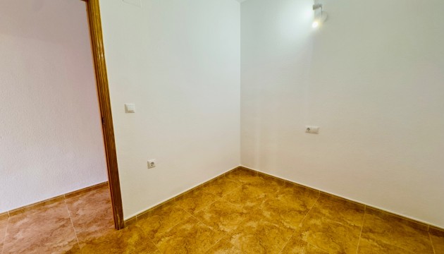 Odsprzedaż - Apartment - Torrevieja