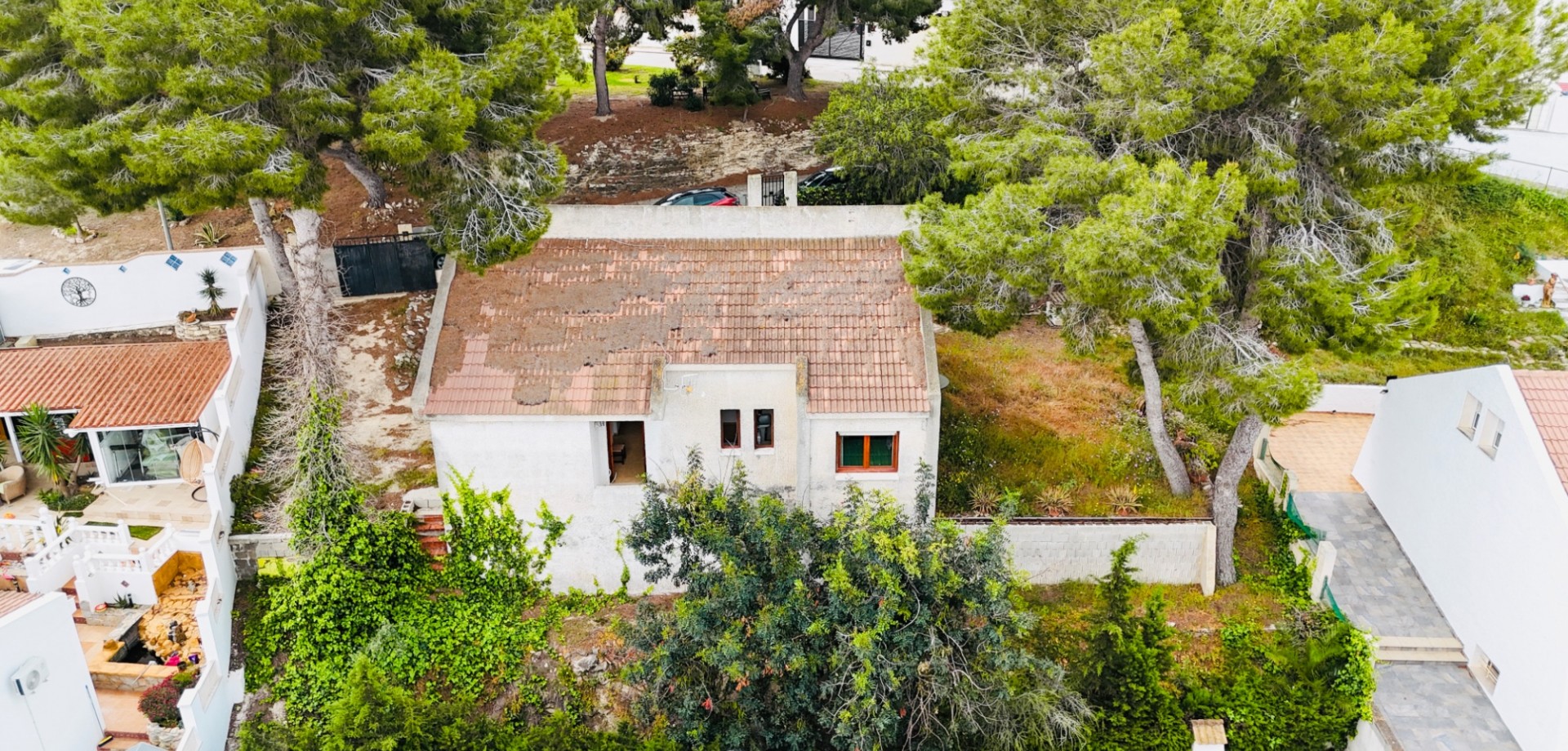 House in San Miguel de Salinas - view 1