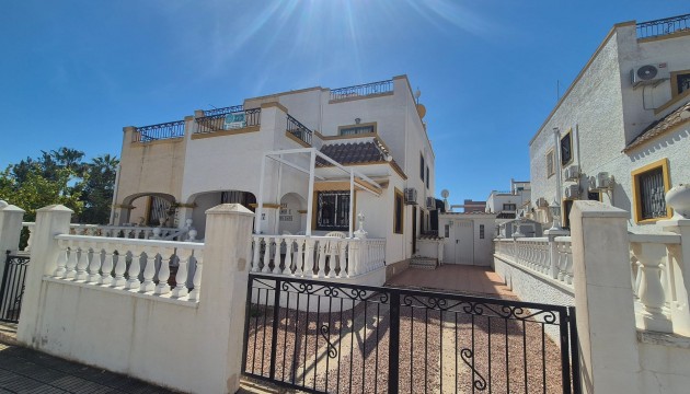 Odsprzedaż - Semi Detached Villa - Orihuela Costa - Los Altos