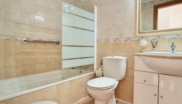 Resale - Semi Detached Villa - Guardamar del Segura