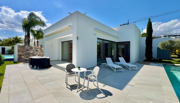 Odsprzedaż - Detached Villa - Orihuela - Las Colinas Golf