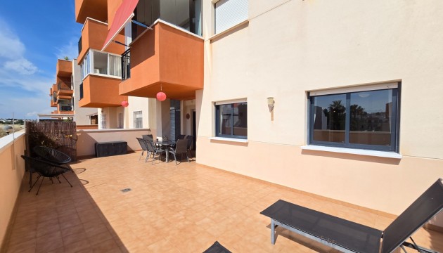 Odsprzedaż - Apartment - Orihuela Costa - Villamartín