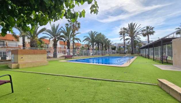 Odsprzedaż - Apartment - Orihuela Costa - Villamartín