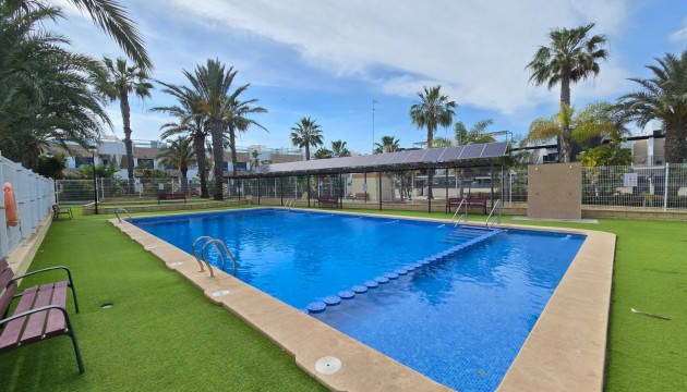 Odsprzedaż - Apartment - Orihuela Costa - Villamartín