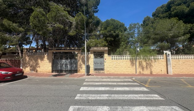 Odsprzedaż - Detached Villa - Torrevieja - Los Balcones - Los Altos del Edén