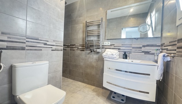 Odsprzedaż - Detached Villa - Orihuela Costa - Villamartín