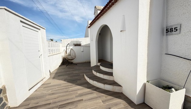 Odsprzedaż - Detached Villa - Orihuela Costa - Villamartín