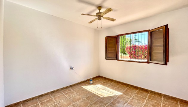 Resale - Detached Villa - Catral