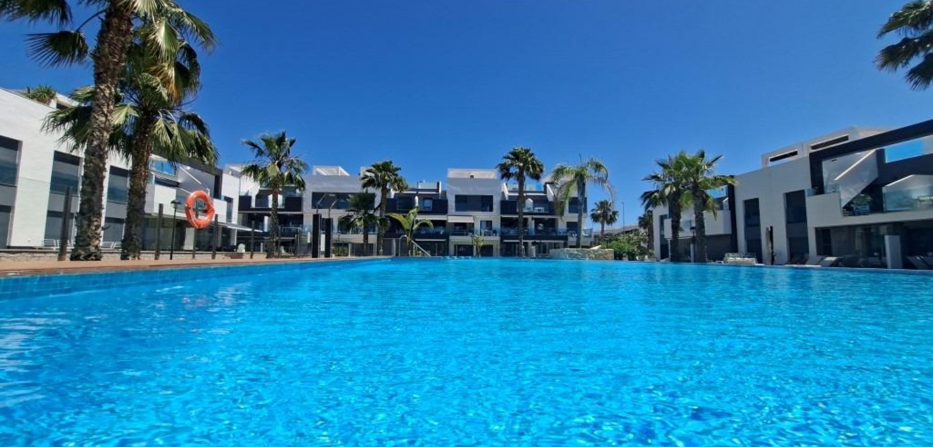 Apartment in Urbanizacion El Raso - view 1