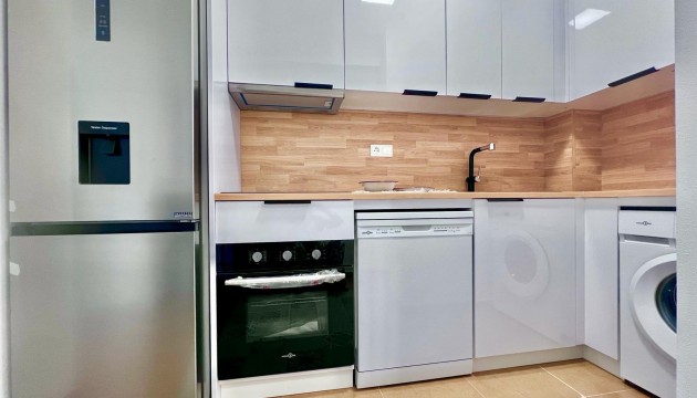 Resale - Apartment - Torrevieja - El Acequión - Los Náufragos