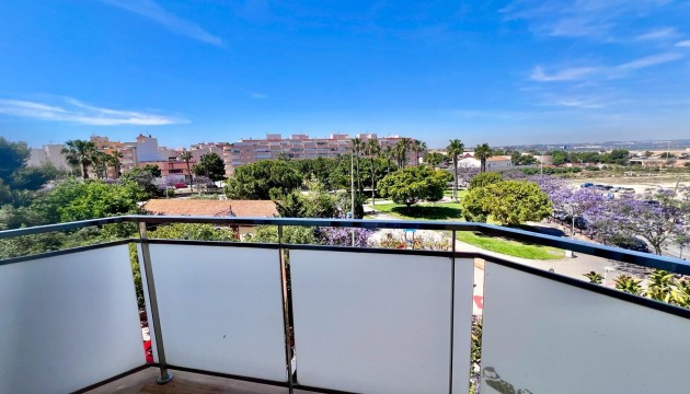 Resale - Apartment - Torrevieja - El Acequión - Los Náufragos