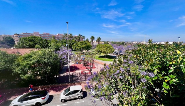 Resale - Apartment - Torrevieja - El Acequión - Los Náufragos