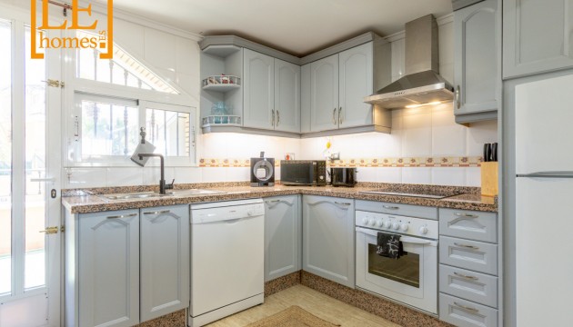 Odsprzedaż - Bungalow - Orihuela Costa - Villamartín