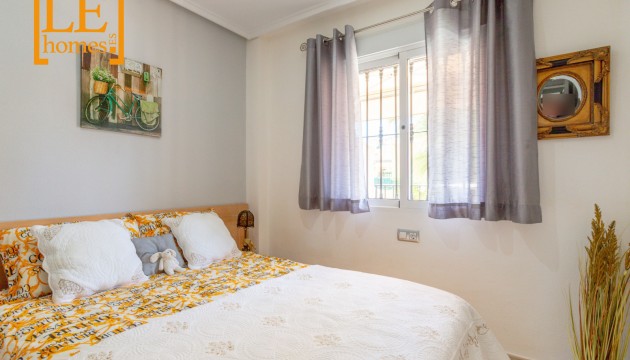 Odsprzedaż - Bungalow - Orihuela Costa - Villamartín